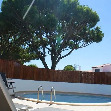 Sleeps 4 Pool Air Con Wifi