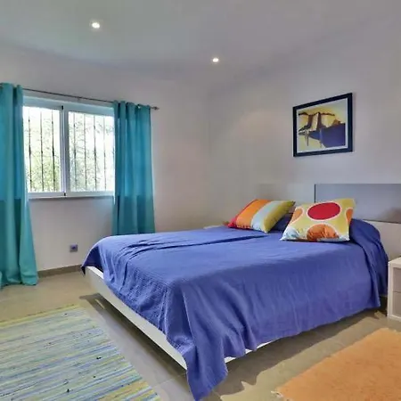 Sleeps 4 Pool Air Con Wifi * ואלה דה לובו